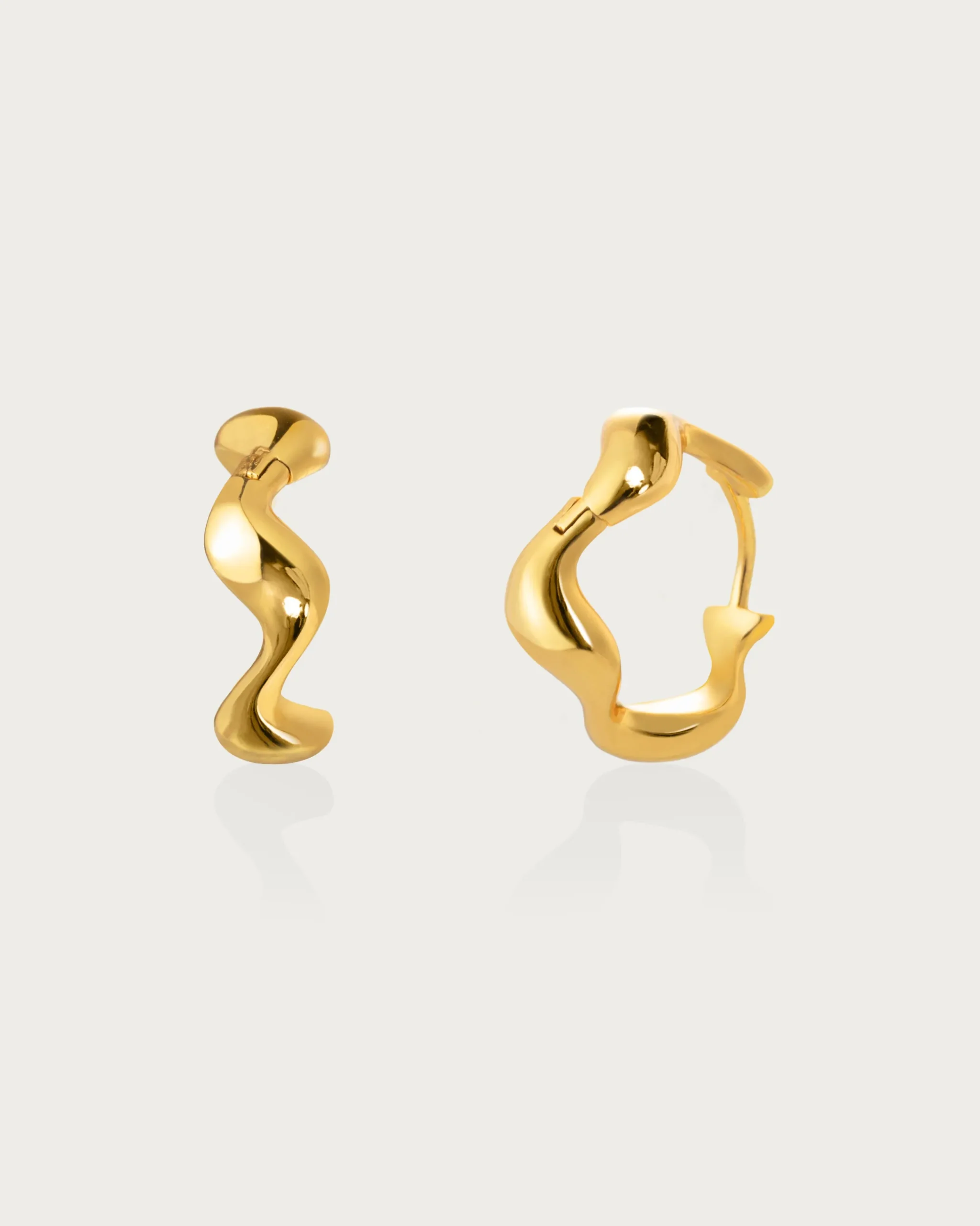 Boucles d'Oreilles Créoles Ondulées Dorées